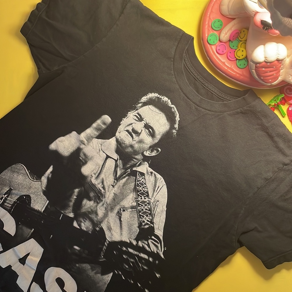 Johnny Cash - CASH middle finger t-shirt